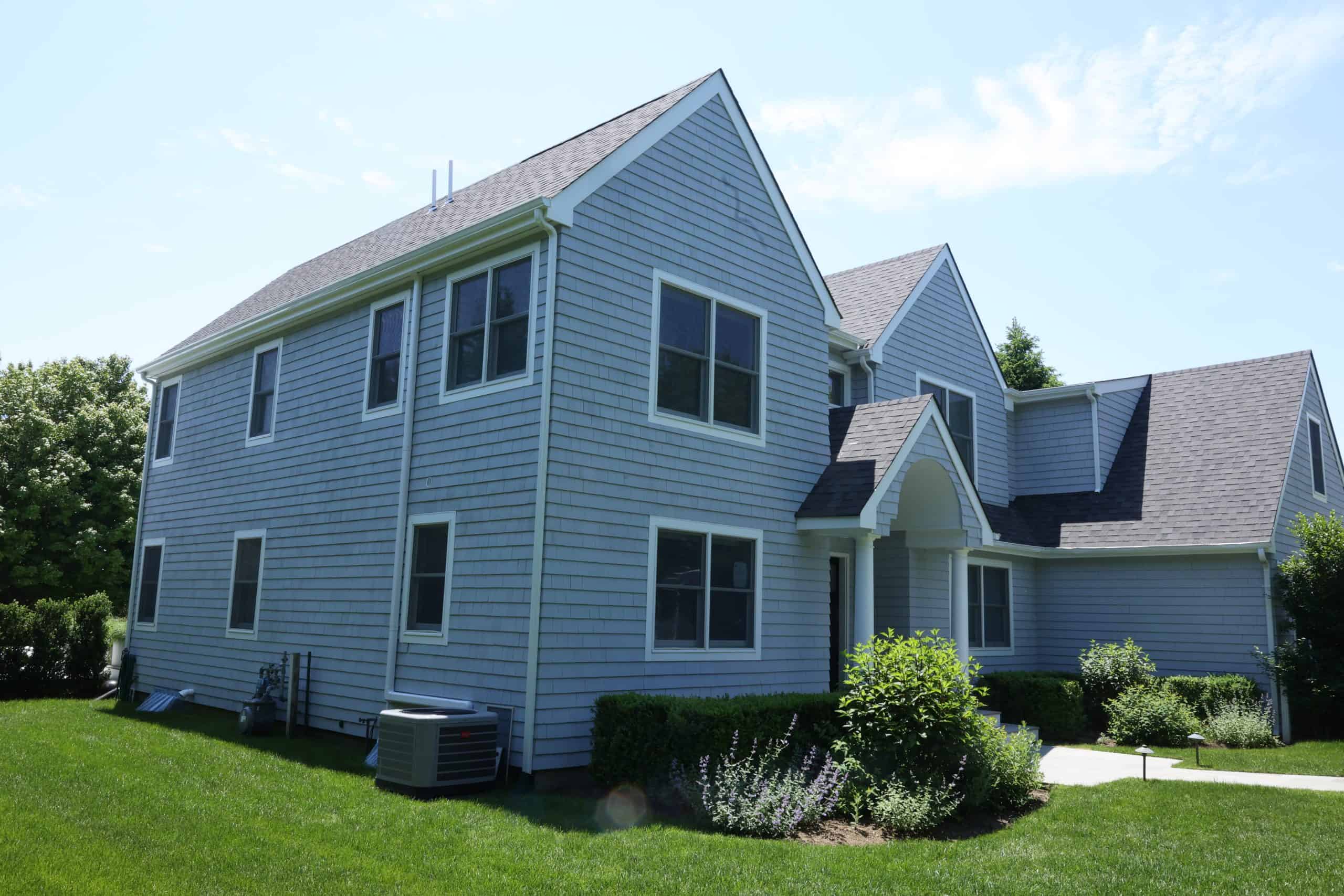 Siding and roofing contractor on Long Island